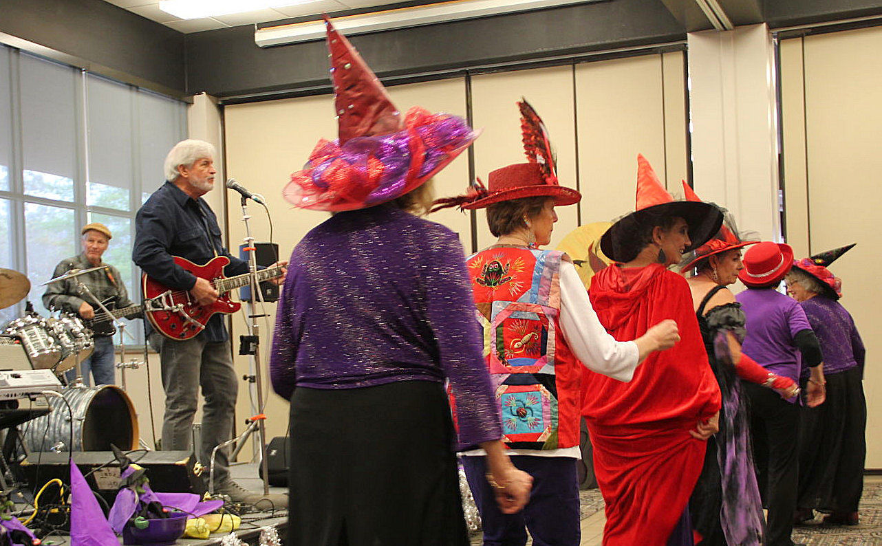 Red hats 04